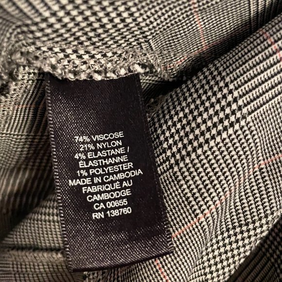 Capri Pants - Picture 4 of 4